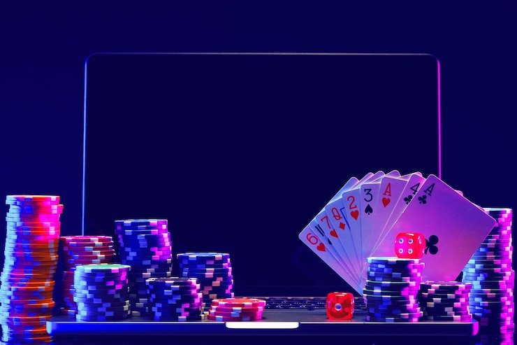 Pengguna mobile membaca hadiah di ponsel